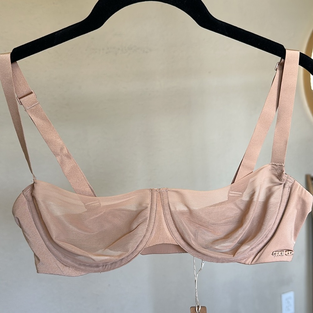 Skims‎ No Show Molded Unlined Balconette Bra in Clay 34B NWT